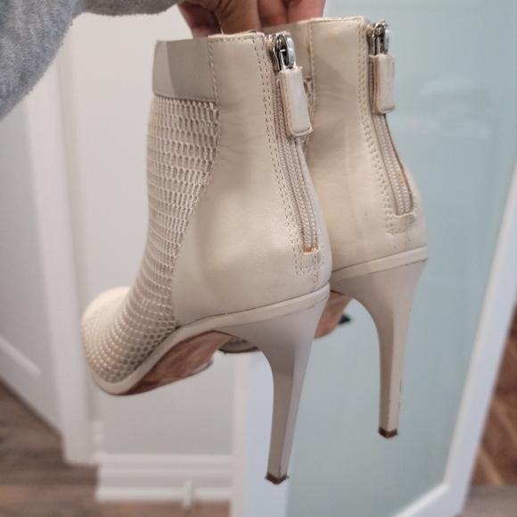 BCBG Cream Cage Heels - Size 7 - Picture 7 of 10